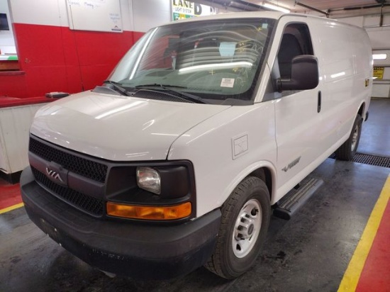 2014 Chevrolet G2500 Vans Express