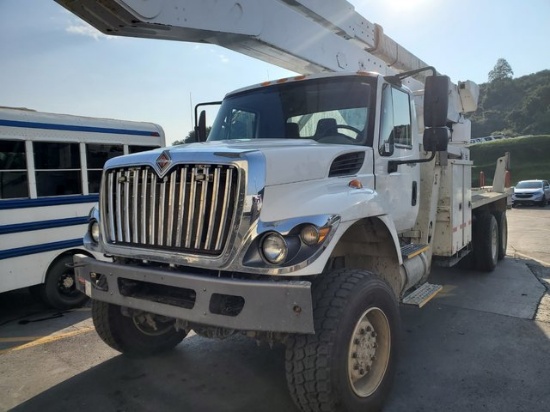 2014 International 7400SFA  6X6 ALTEC TE93 BUCKET