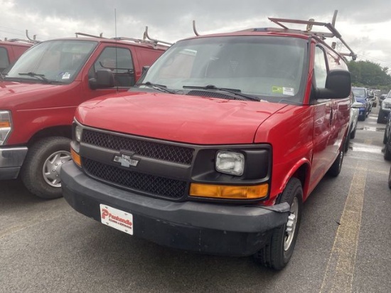 2015 Chevrolet G2500 Vans RWD 2500 135" RWD