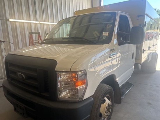 2017 Ford E-Series Cutaway E-450 DRW 176" WB