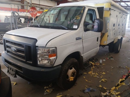 2017 Ford E-Series Cutaway E-450 DRW 176" WB