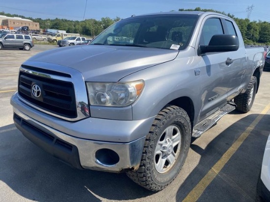 2010 Toyota Tundra Truck Dbl 4.6L V8 6-Spd AT (Natl)