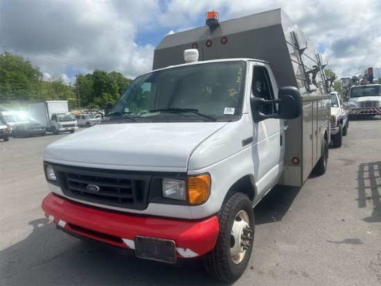 2006 Ford Econoline Commercial Cutaway E-450 Super Duty 158" WB DRW