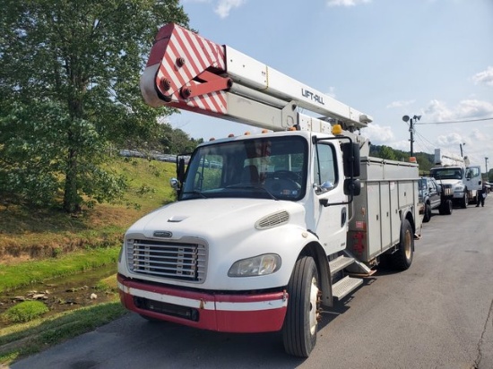 2004 Freightliner M2 4X2 LIFT ALL LOM-50-1S