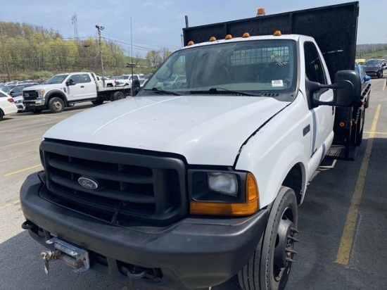 2001 Ford Super Duty F-550 XL