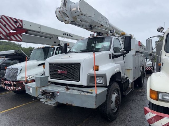 2008 GMC 8500 ALTEC AM650 BUCKET