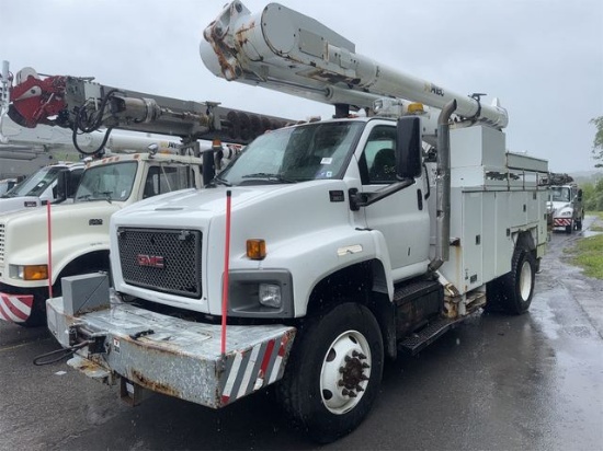 2006 GMC 8500 ALTEC AM450 BUCKET