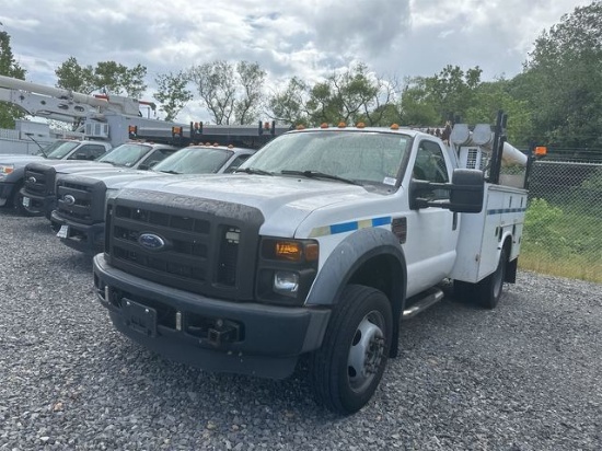 2010 Ford Super Duty F-550 DRW XL