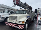 1994 International 4900 6X4 ALTEC D2050 TR DIGGER