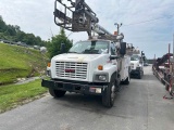 2005 GMC C8500 ALTEC A-T400 BUCKET
