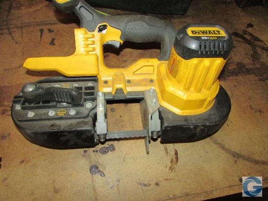 DeWalt DC5371 cordless band saw with charger