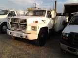1993 Ford F700 S/A Service Truck