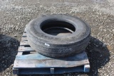 (1) 11R22.5 Truck Tire