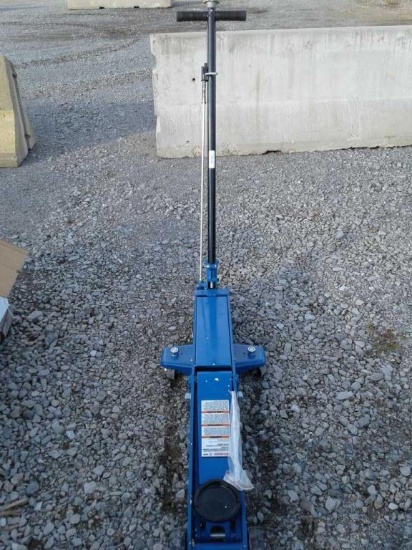 Westward 4-Ton Hydraulic Floor Jack