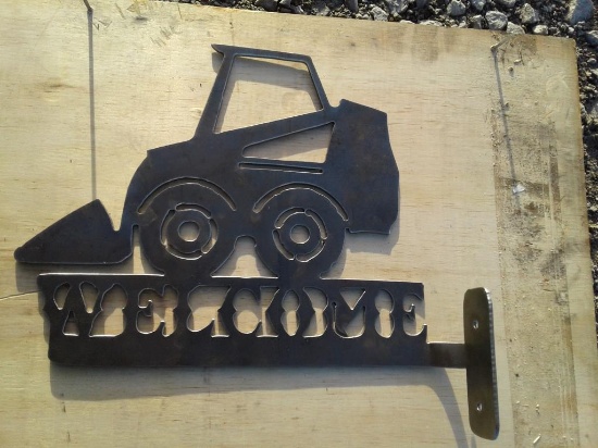 Skidsteer Welcome Metal Hanger