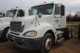 2004 Freightliner Columbia 120 T/A Daycab Truck