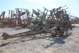 John Deere 960 27' Pull Type Field Cultivator