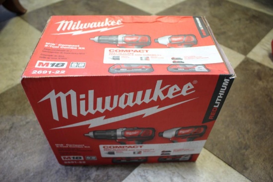 Milwaukee M18 Drill / Driver Combo Tool Kit