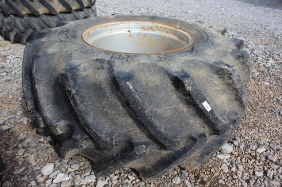 (1) Goodyear 30.5L-32 Tire w/ Rim