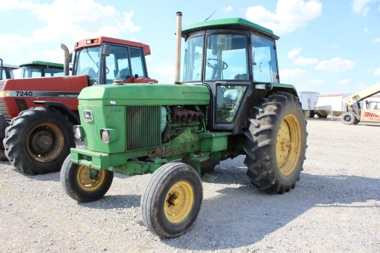 John Deere 3140 Cab Tractor