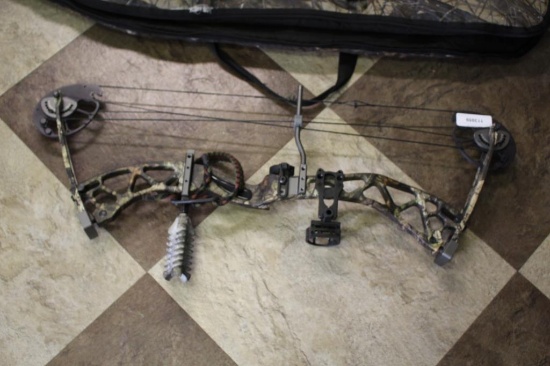 Compound Bow w/Carrying Case