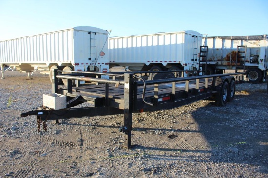 28' T/A Utility Trailer w/ Ramps