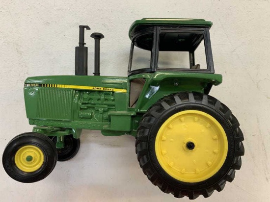 John Deere 4450 Ertle Toy tractor
