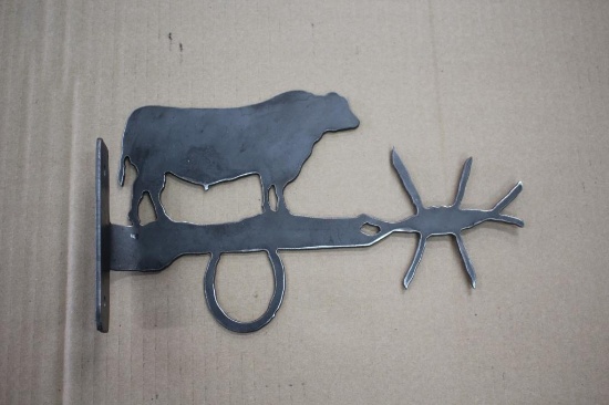 Bull Barbwire Metal Hanger