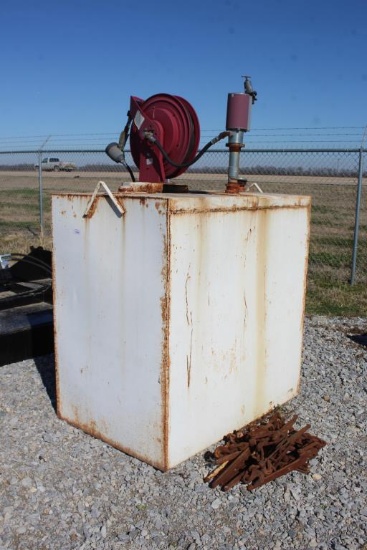 300 Gallon Oil Lube Tank w/ Hose Reel & Air Pump