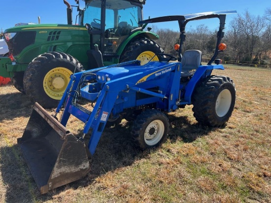 New Holland T1510 4x4 Tractor w/ Front End Loader