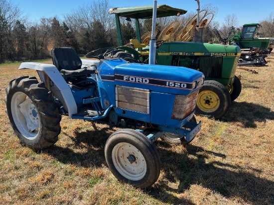 Ford 1520 2WD Compact Tractor
