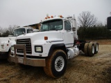 2000 Mack RD6886 T/A Daycab Truck