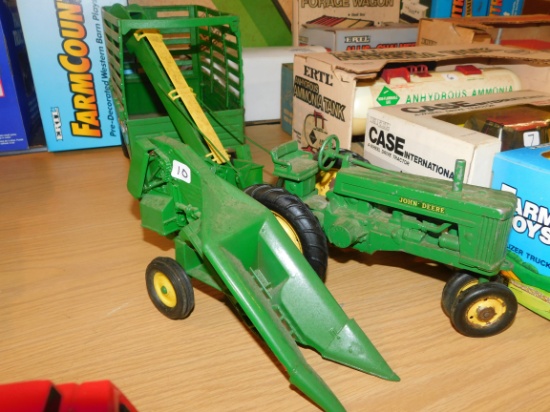 JOHN DEERE TRACTOR W/ CORN PICKER AND WAGON