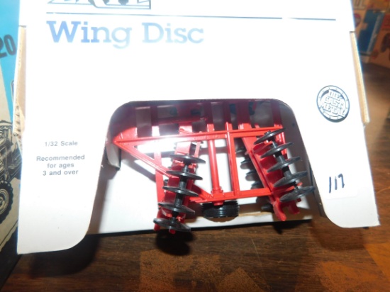 ERTL WING DISC 1/30 W/ BOX