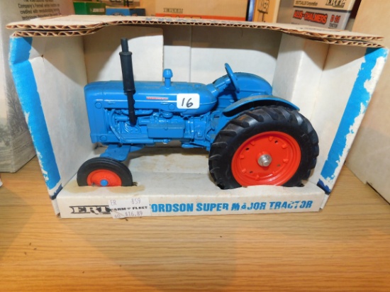 ERTL FORDSON SUPER MAJOR TRACTOR 1/16 DIE CAST W/ BOX