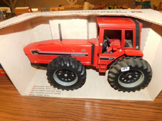 INTERNATIONAL 6388 2+2 TRACTPR ERTL 1/16 W/ BOX