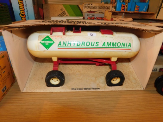 ERTL ANTLYDROUS AMMONIA TANK DIE CASE 1/16 W/ BOX