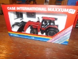 ERTL CASE INTERNATIONAL MAXXUM TRACTOR W/ LOADER 1/32 W/ BOX