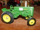 JD M TRACTOR