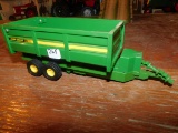 JD GRAIN WAGON