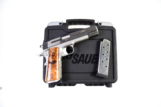 Sig Sauer  1911 STX .45 ACP