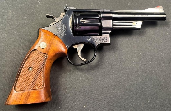 Smith & Wesson - Model 27-2 - .357 Magnum