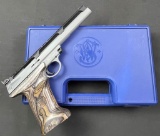 Smith & Wesson - Model 22S - .22 LR.