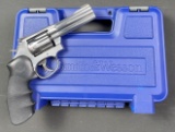 Smith & Wesson - Model 617-6 - .22 L.R.