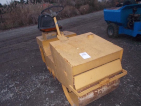 DOUBLE ROLLER PAVER NOT RUNNING. KOHLER GEAR REDUCTION ENGINE. CONDITION UN