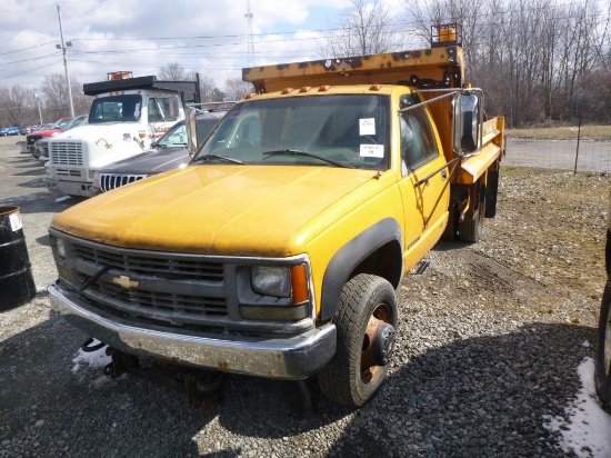 1999 CHEVROLET 3500 DUMP TRUCK W/ 8' WESTERN PLOW  Year: 1999 Make: CHEVROL