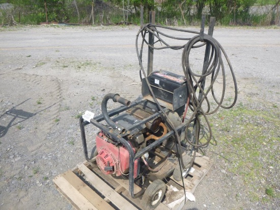 GAS POWERED RED PRESSURE WASHER