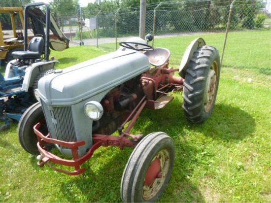 1947 FORD 9N TRACTOR RUNS/MOVES