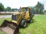 NEW HOLLAND GNERAL LB620 4CYL DIESEL BACKHOE SN: 715704. NEW NEW REAR AND B