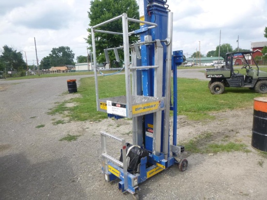 UPRIGHT LIFT ***RUNS*** MODEL # 62698-001 SERIAL # 4938